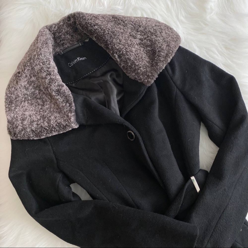 [calvin klein] black pea coat with faux fur collar